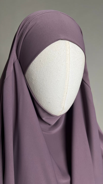 Close-up of the Taro Sumayyah Two-Piece Jilbab khimar around the face