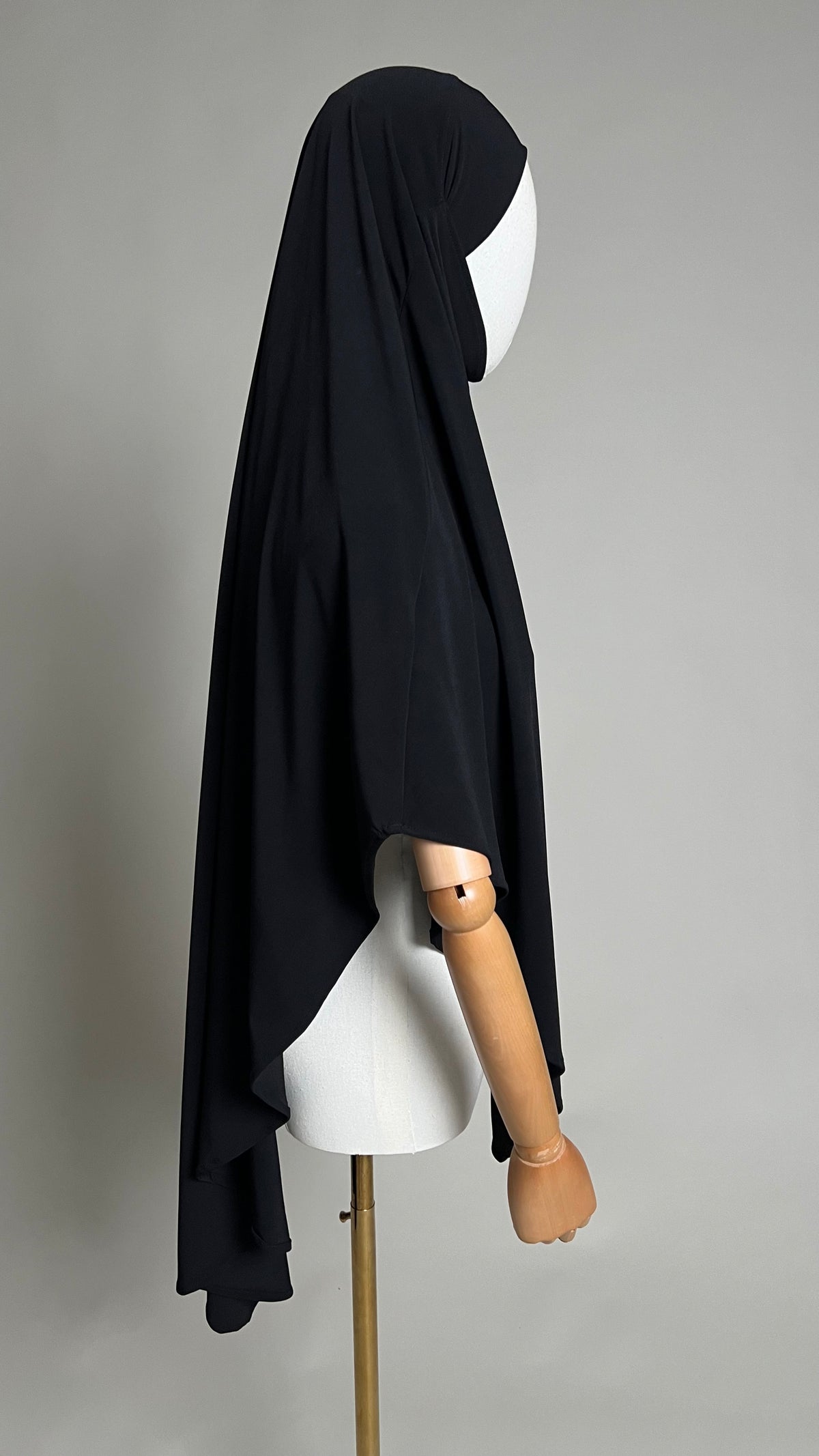 Black Yasmin Jersey Khimar, side profile view showing the length
