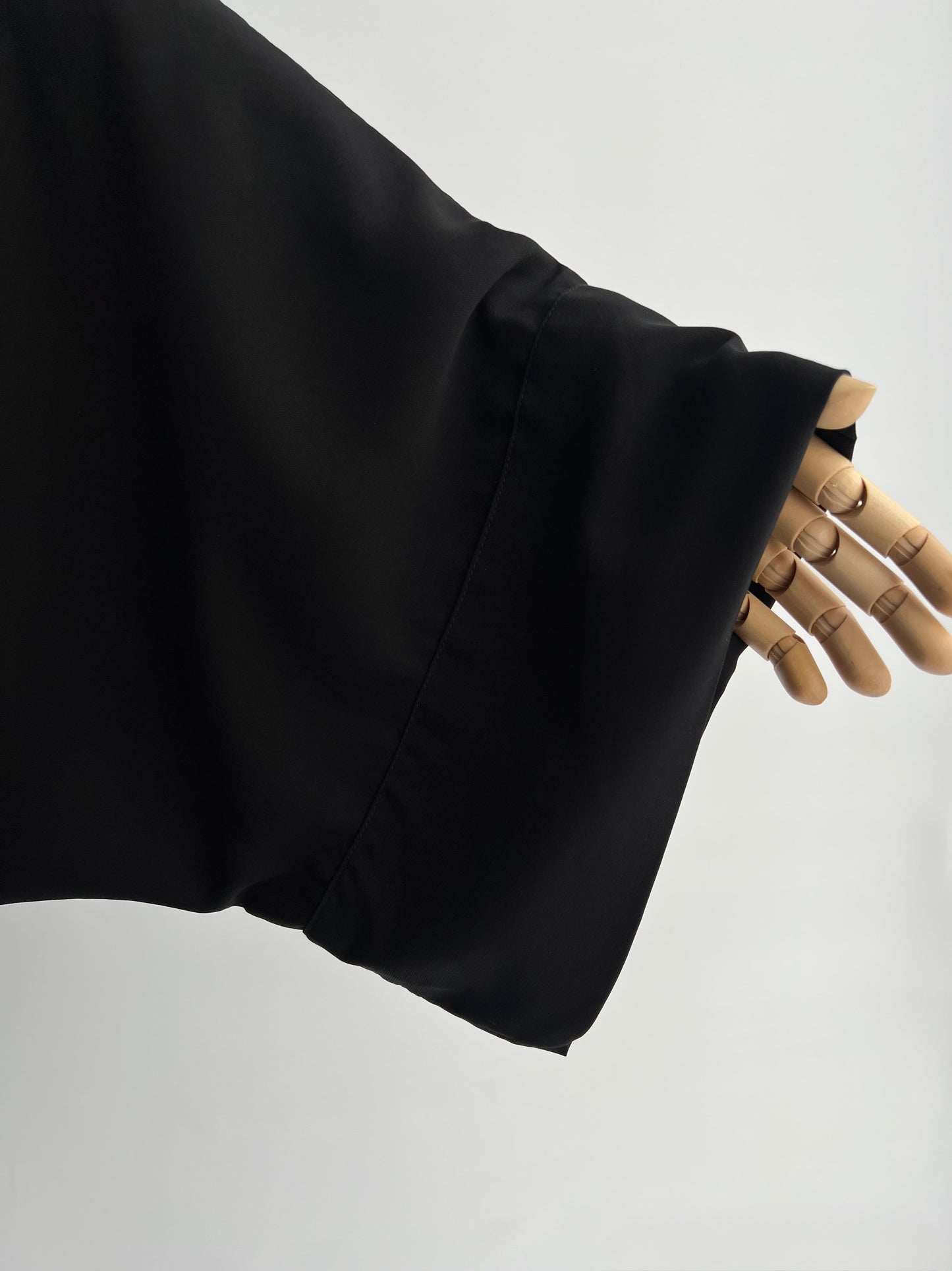 Close-up of sleeve cuff on Essential Zip Abaya